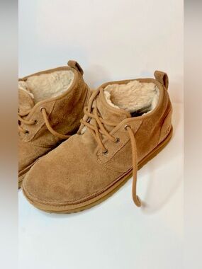 UGG Chestnut Suede Lace Up Chukka Boots Women’s 9 Shearling Lined